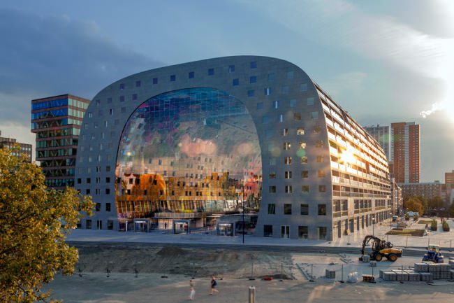 Жилая арка Markthal в Роттердаме