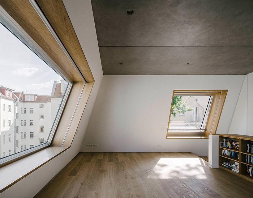 Дизайн двухуровневой квартиры Barkow Leibinger