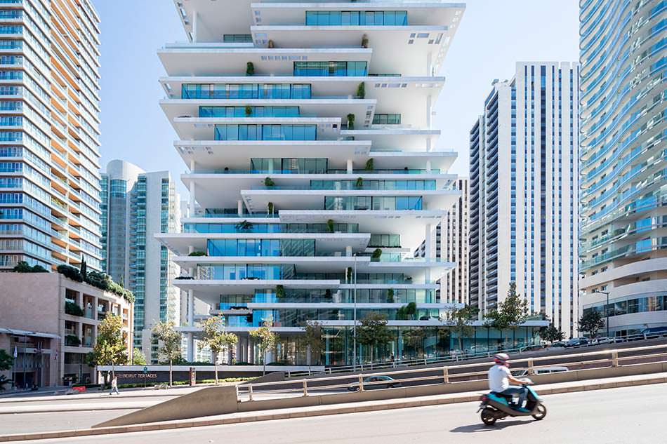 Ассиметричная башня из бетона и стекла Beirut Terraces