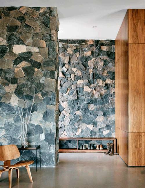 Фото | Каменный дизайн комнаты в доме от Hazelbaker Rush