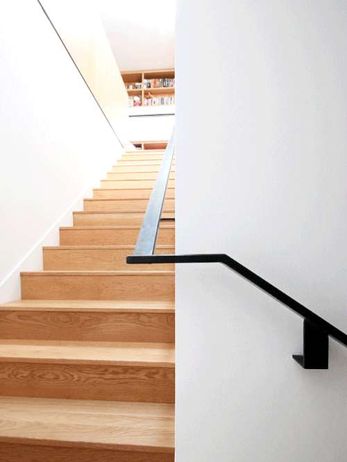 Фото | Дизайн деревянной лестницы в доме от Hazelbaker Rush