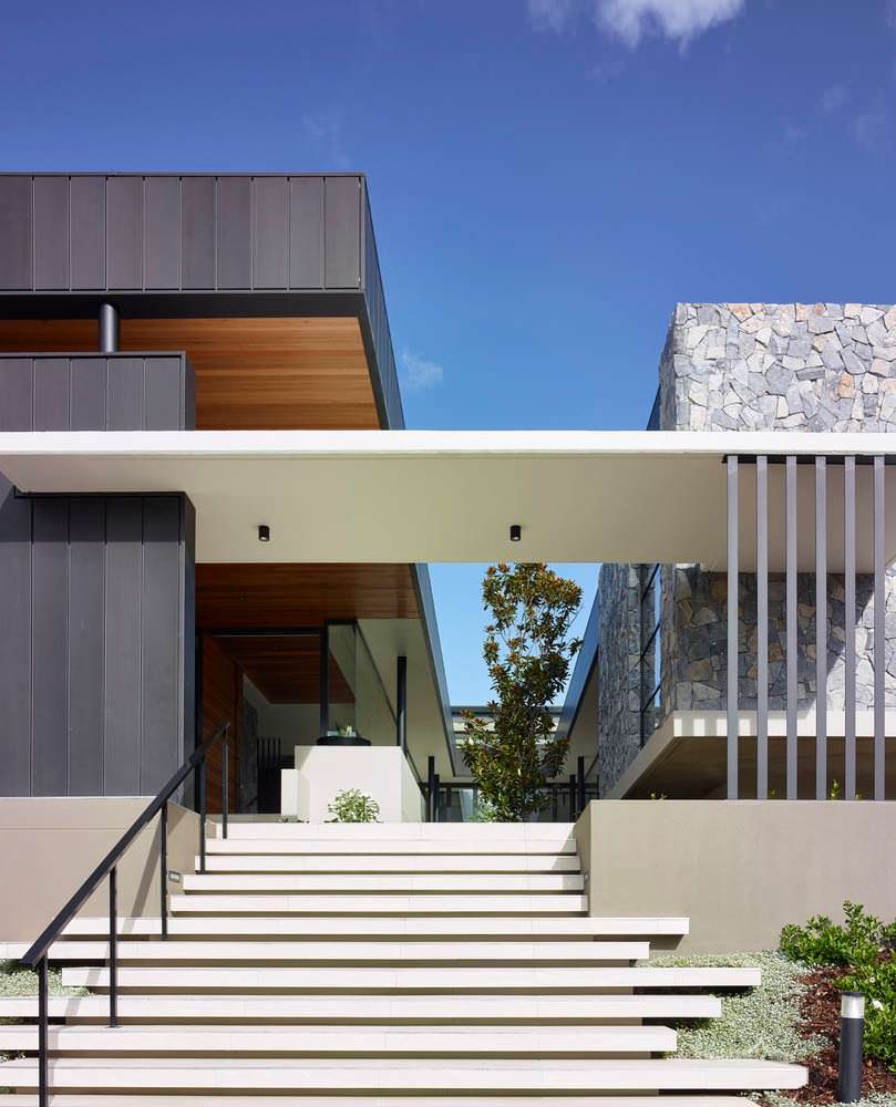 Фото | Дизайн бетонной лестницы в дом от Ellivo Architects