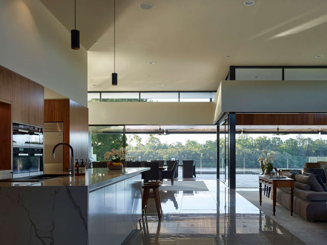 Фото | Кухня в стиле hi-tech. Проект Ellivo Architects