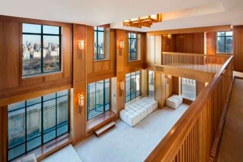 Фото | Двухэтажный зал пентхауса Деми Мур в Нью-Йорке