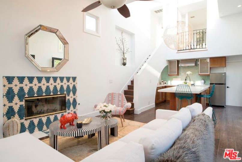 Фото | Дизайн комнаты с камином в доме Дианы Крюгер