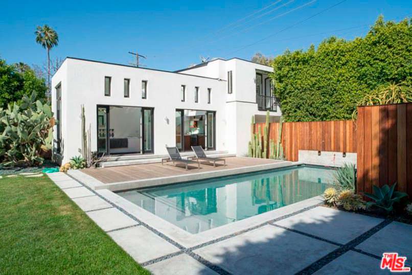 Дом с бассейном в Калифорнии модели Дианы Крюгер
