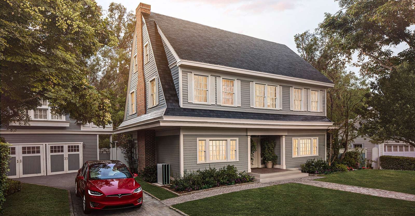 Дом с солнечной крышей Tesla Solar Roof