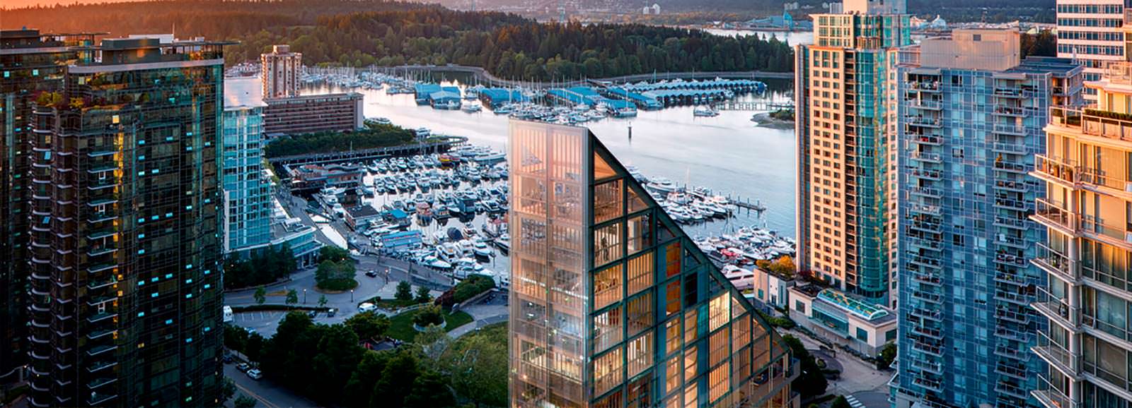 Вид на гавань Ванкувера с высоты Terrace House