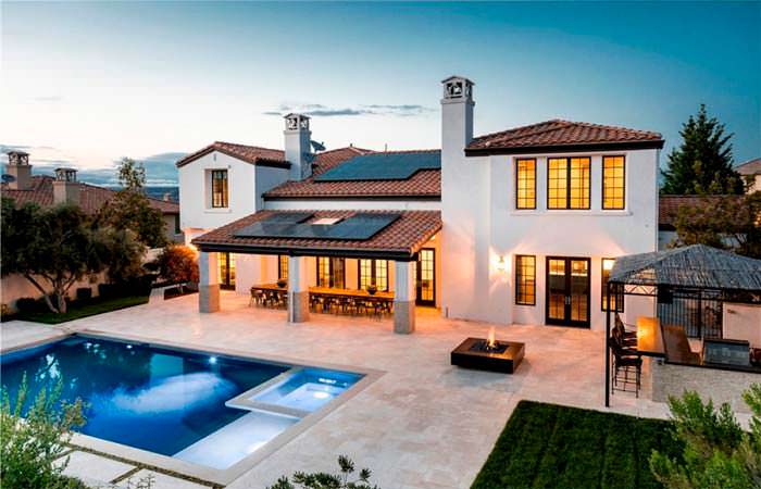 Дом в итальянском стиле модели Кайли Дженнер в Калифорнии