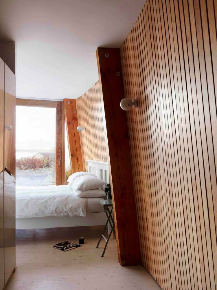 Деревянный интерьер спальни. Дизайн Mole Architects