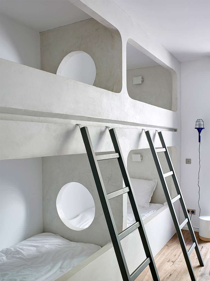 Дизайн многоярусной кровати в вилле от Atelier Du Pont