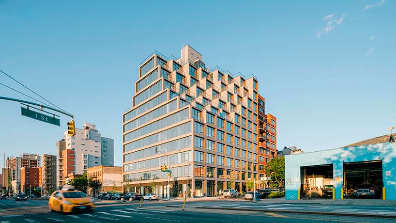 Здание с пиксельным фасадом в Бруклине, Нью-Йорк