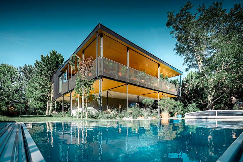 House T: дом садовода с бассейном в Австрии