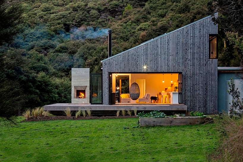 Деревянный домик в Джунглях Новой Зеландии