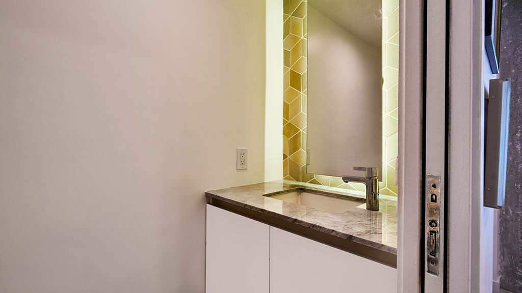 Лаконичный дизайн ванной комнаты