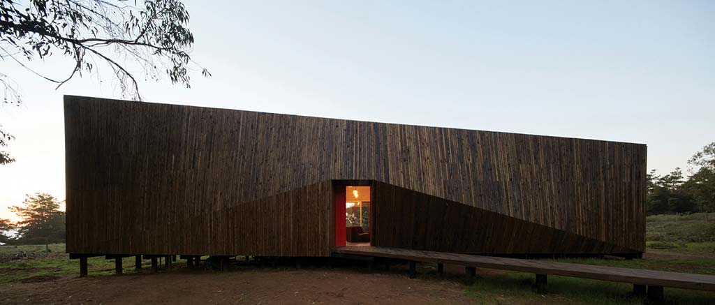 Деревянный пляжный дом в Чили
