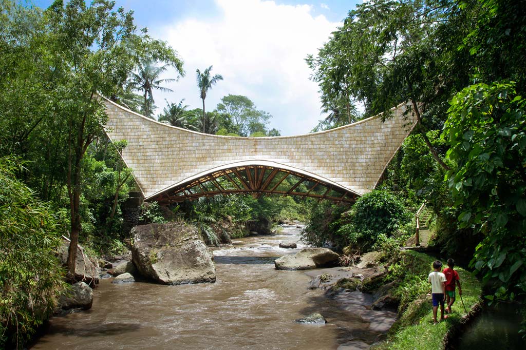 Деревянный мост без единого гвоздя на Бали