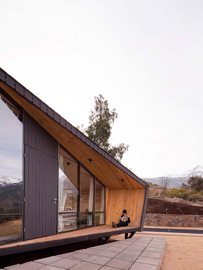 Деревянный дом в горах Чили от Gonzalo Iturriaga Arquitectos