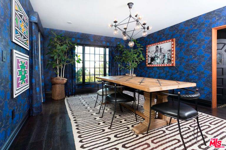 Дизайн столовой в синем цвете