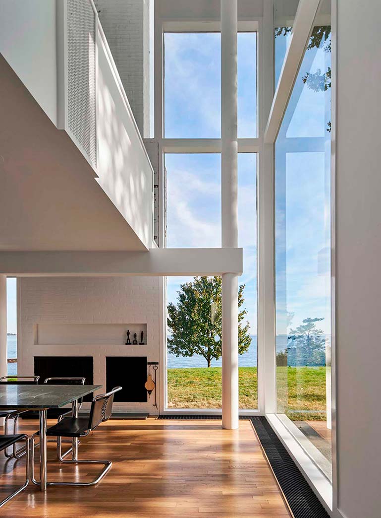 Огромные панорамные окна в дизайне дома