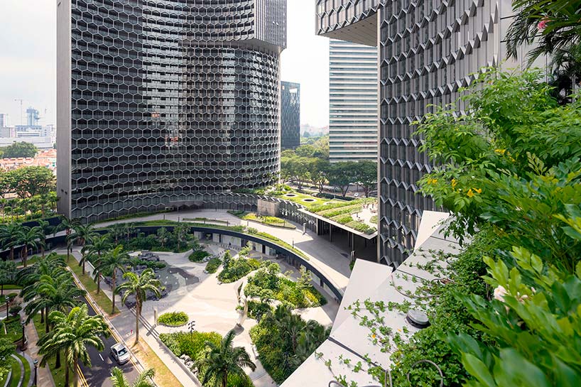 Скульптурные башни DUO с садами в Сингапуре
