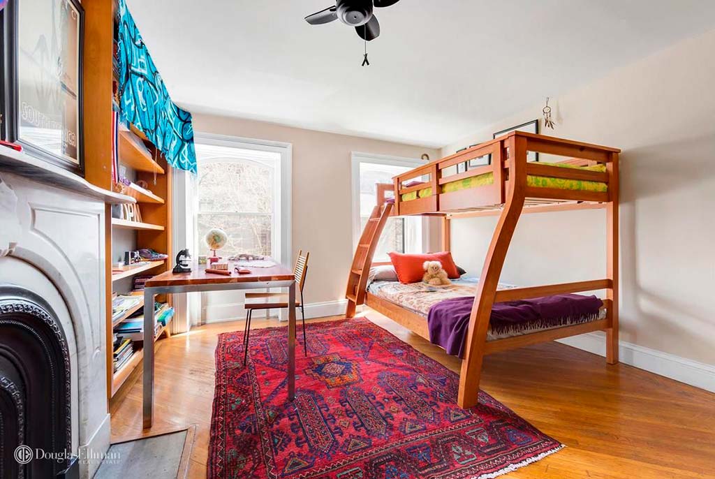 Квартира с четырьмя спальнями в Бруклине