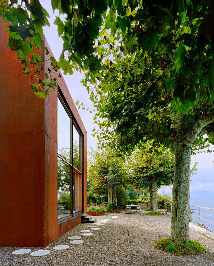 Дом на берегу Женевского озера во Франции