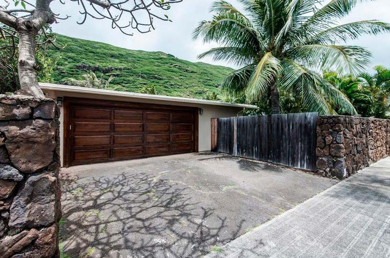 Дом с гаражом на Гавайях