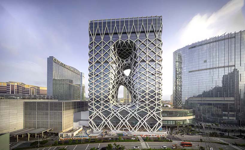 Скелетизированный отель Morpheus от Zaha Hadid Architects