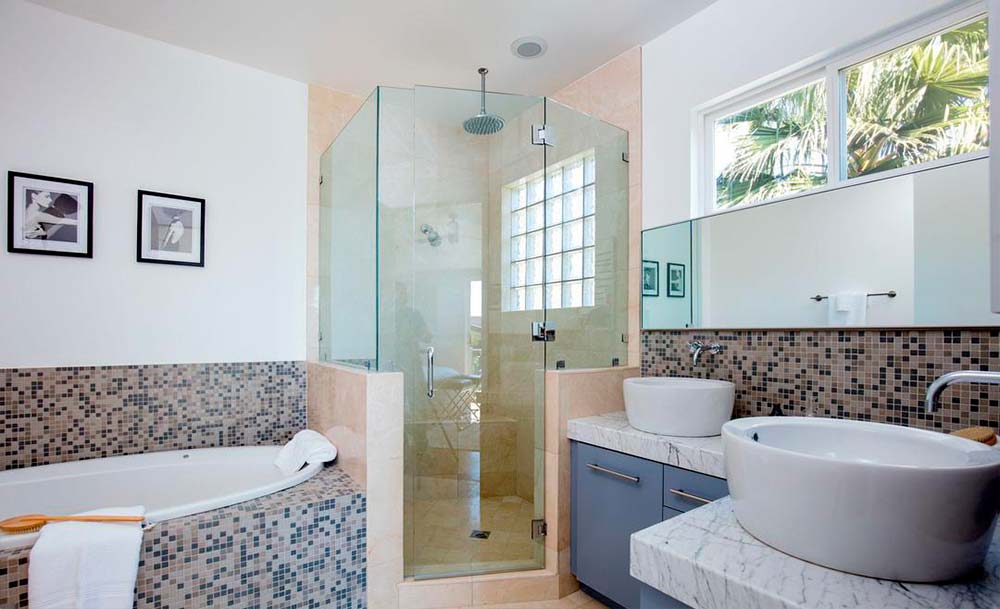 Дизайн ванной комнаты с раковинами-чашами