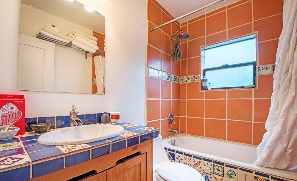 Испанский кафель в дизайне ванной комнаты