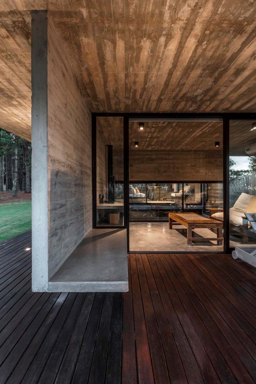 Неотделанный бетон в дизайне дома