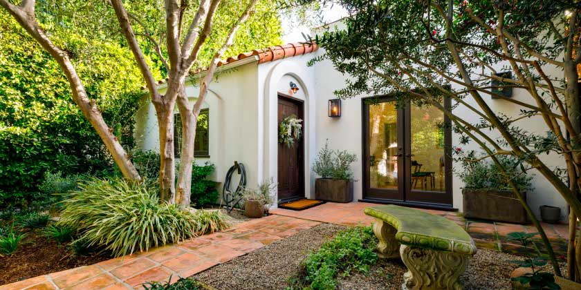 Энди Фавро и Молли Маккуин продали дом в Голливуде | фото