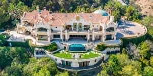 Мега-особняк Full House в Голливуде режиссёра Джеффа Франклина продаётся