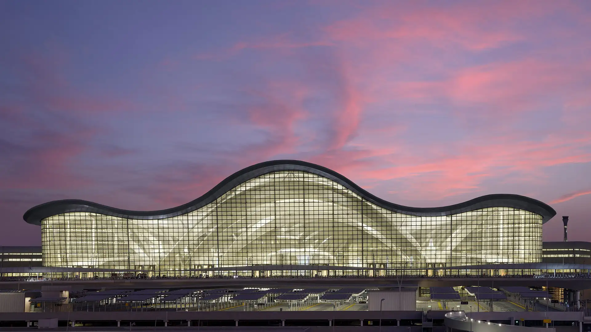 KPF построил новый терминал аэропорта Абу-Даби в стиле песчаных дюн