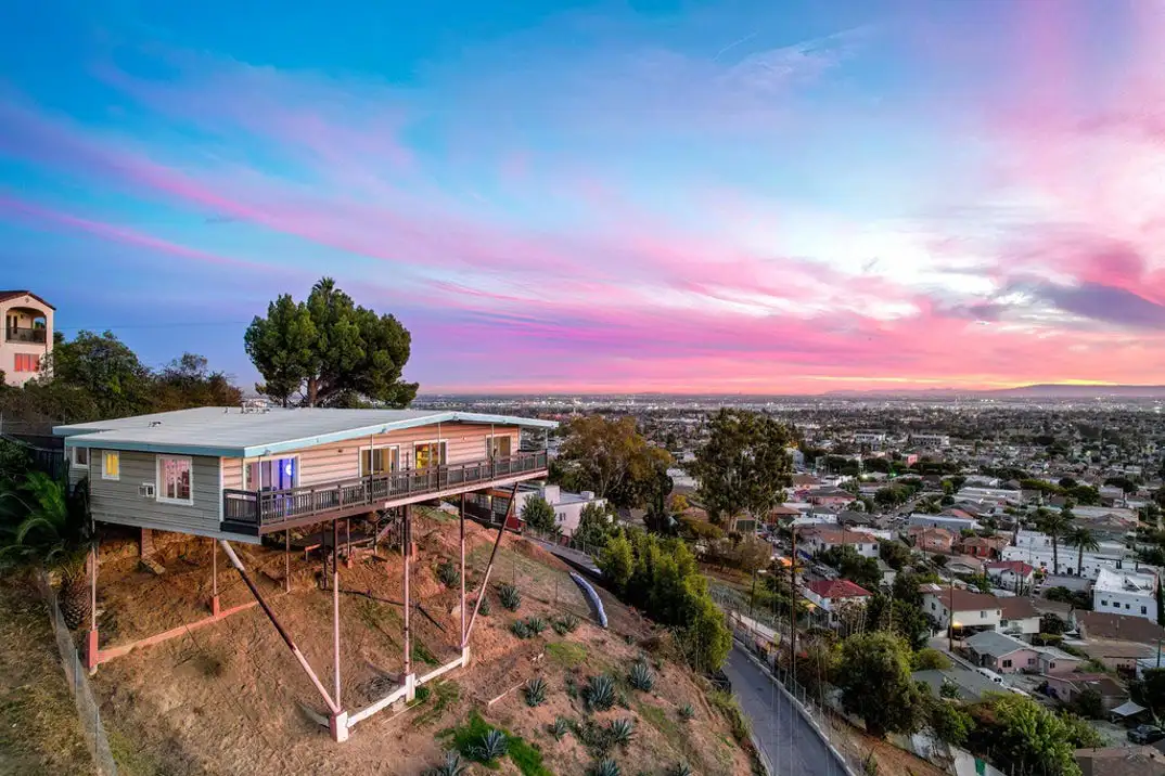 Легендарный дом в Лос-Анджелесе из фильма «Схватка» продаётся за $1,18 млн