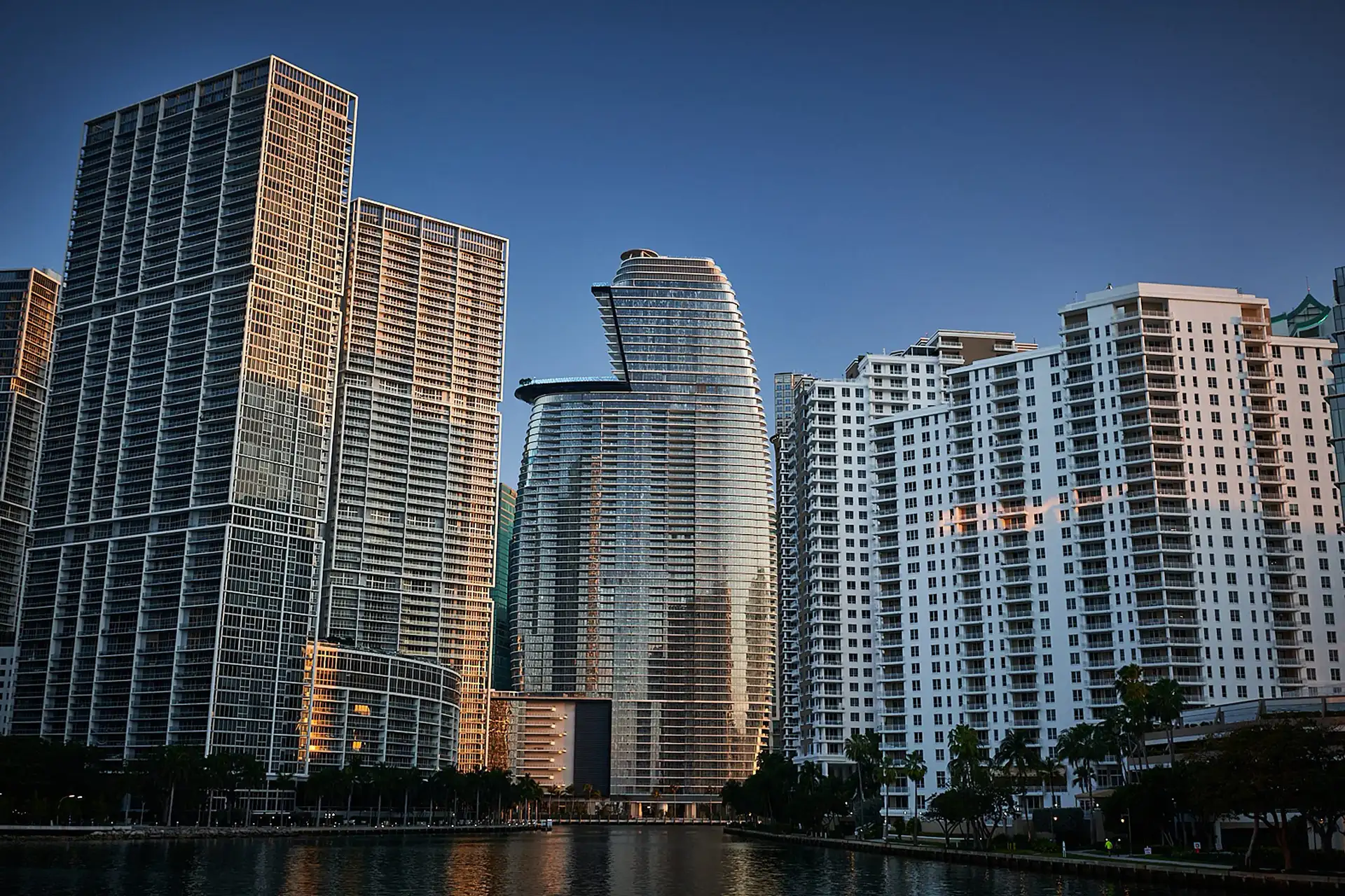 Aston Martin построил самый высокий жилой небоскрёб в Майами